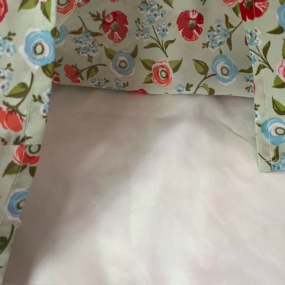 NWOT! Adorable floral mini skirt - Picture 3 of 3